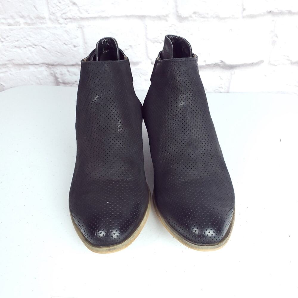 Caslon 7.5 black booties suede perforated - Picture 9 of 11